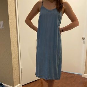 Universal thread. Light flowy denim sun dress